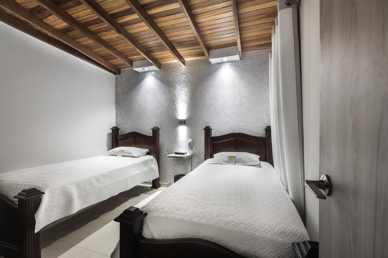 מדיין Hotel Simon מראה חיצוני תמונה