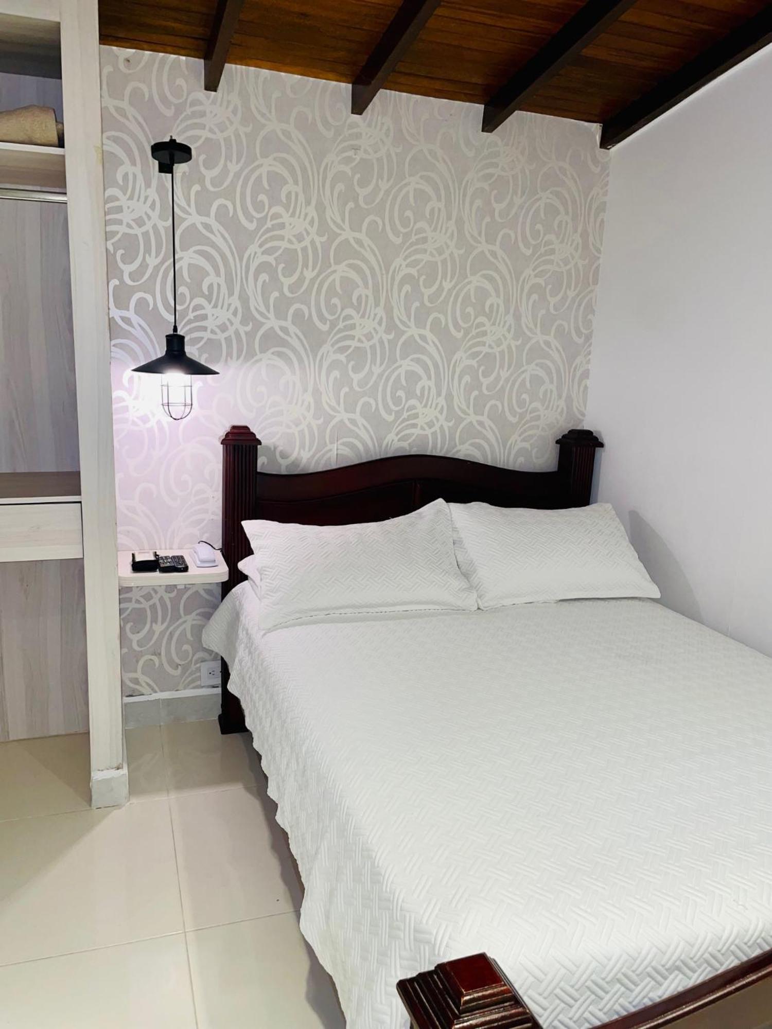מדיין Hotel Simon מראה חיצוני תמונה
